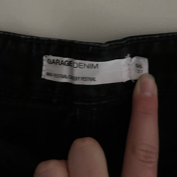 Black denim shorts - Picture 2 of 3